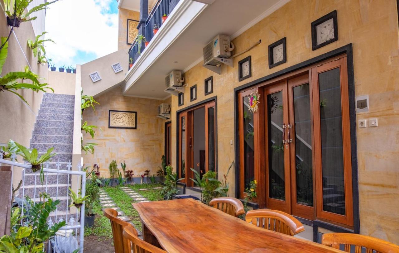 Sr Caviar Guest House Canggu Exterior photo